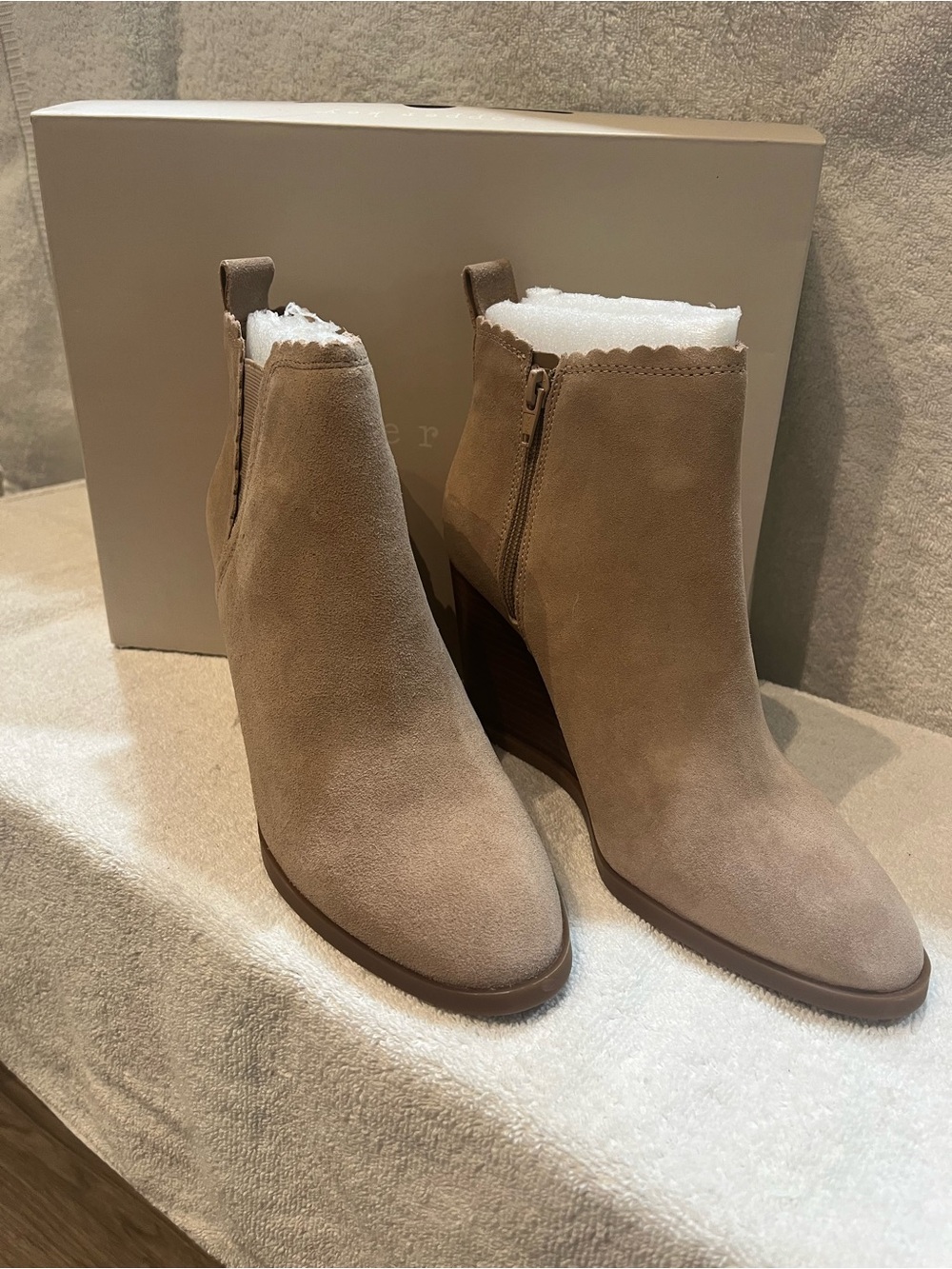Women’s Tan Suede Ankle Boots - Classic Wedge Heel - Never Worn - Size 9